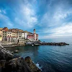 Orizzonte Spezzino Apartment *